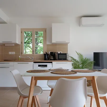 Holiday home Maison Paisible Entre Les Pins *